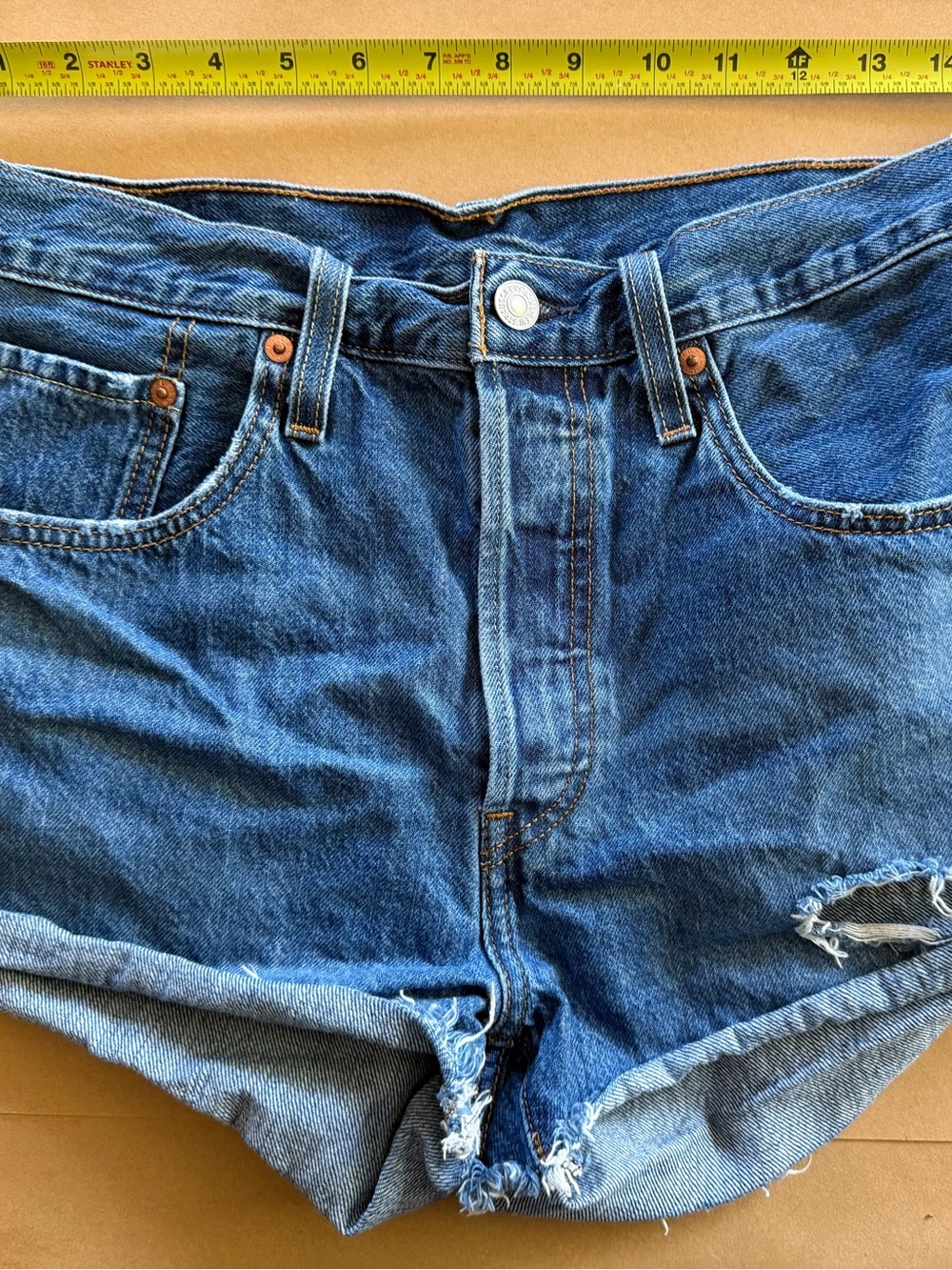 Levi’s 501 Distressed Cuffed Denim Shorts Medium Wash - Picture 3 of 4